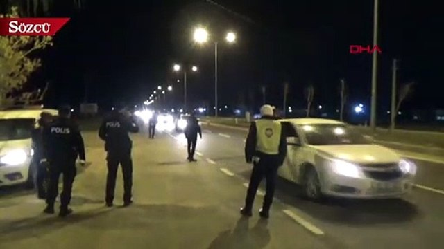 Yüksek sesle müzik dinleyen arkadaşını öldürdü