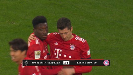 Bayern join Dortmund at the top after Gladbach rout