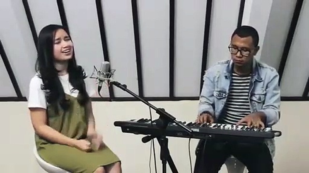 Sang Penggoda - Maia Estianty ft Tata Janeeta (Chintya Gabriella Cover)
