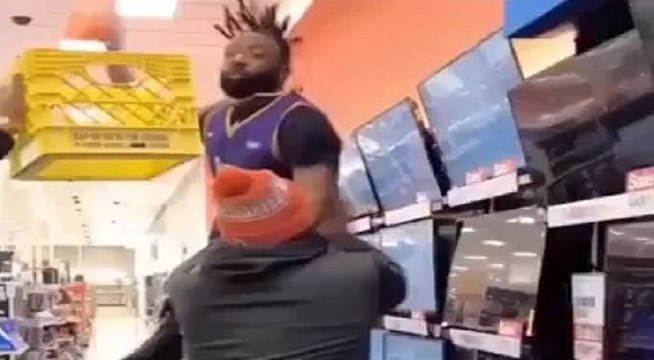 Man runs through Walmart, dunking on people, yelling TRUU, until one man grabs him and throws him to the ground!