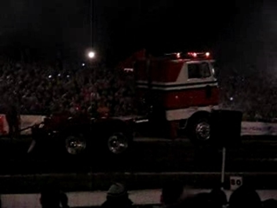 tracteur pulling bernay 2007 truck pull 2/2