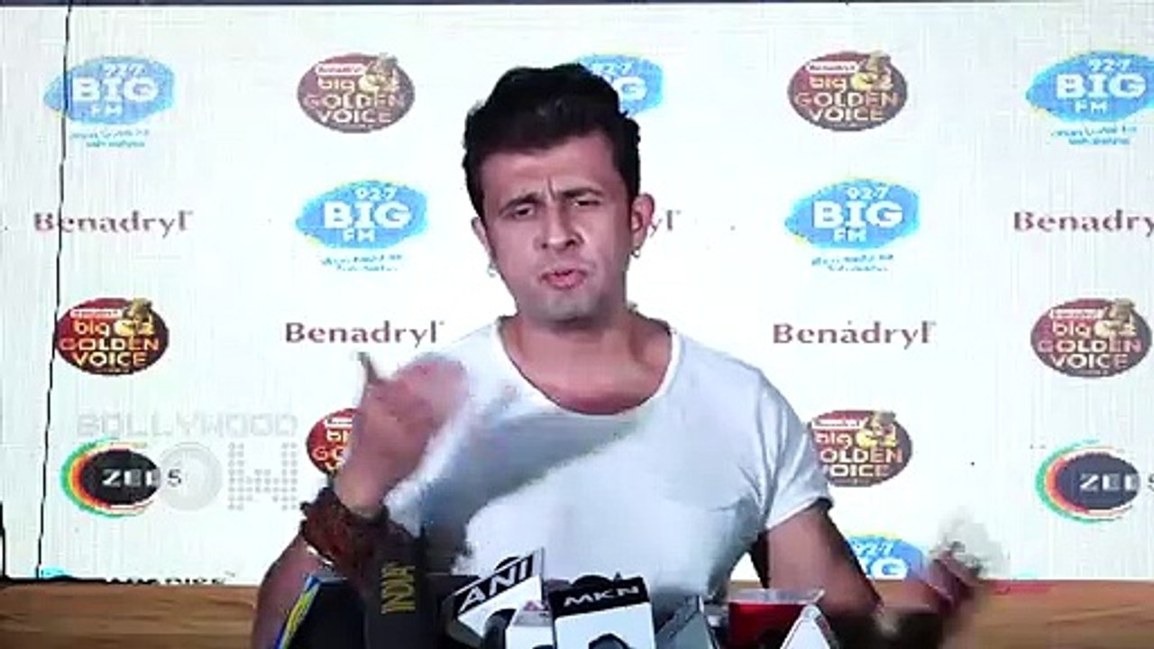 Sonu Nigam INSULTS Indians For India Pakistan Surgical Strike 2