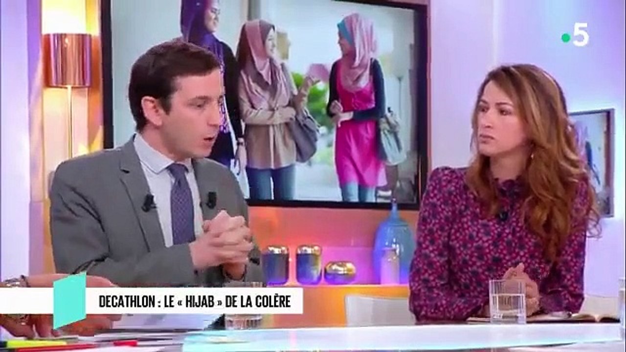 La  réponse polémique d'un député En Marche qui compare "le voile islamique" au "serre-tête des petites filles dans les écoles catholiques"