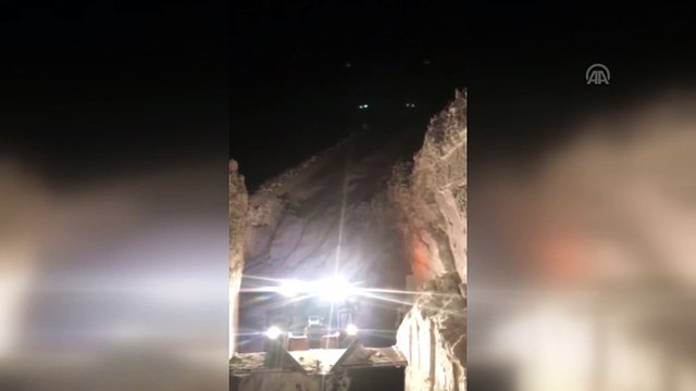 Kar kalınlığı 6 metreyi aştı - HAKKARİ