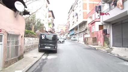 İstanbul- - Herkes O Hayırseveri Merak Ediyor... Evlerin Kapısına Para Dolu Zarf Bırakıyor