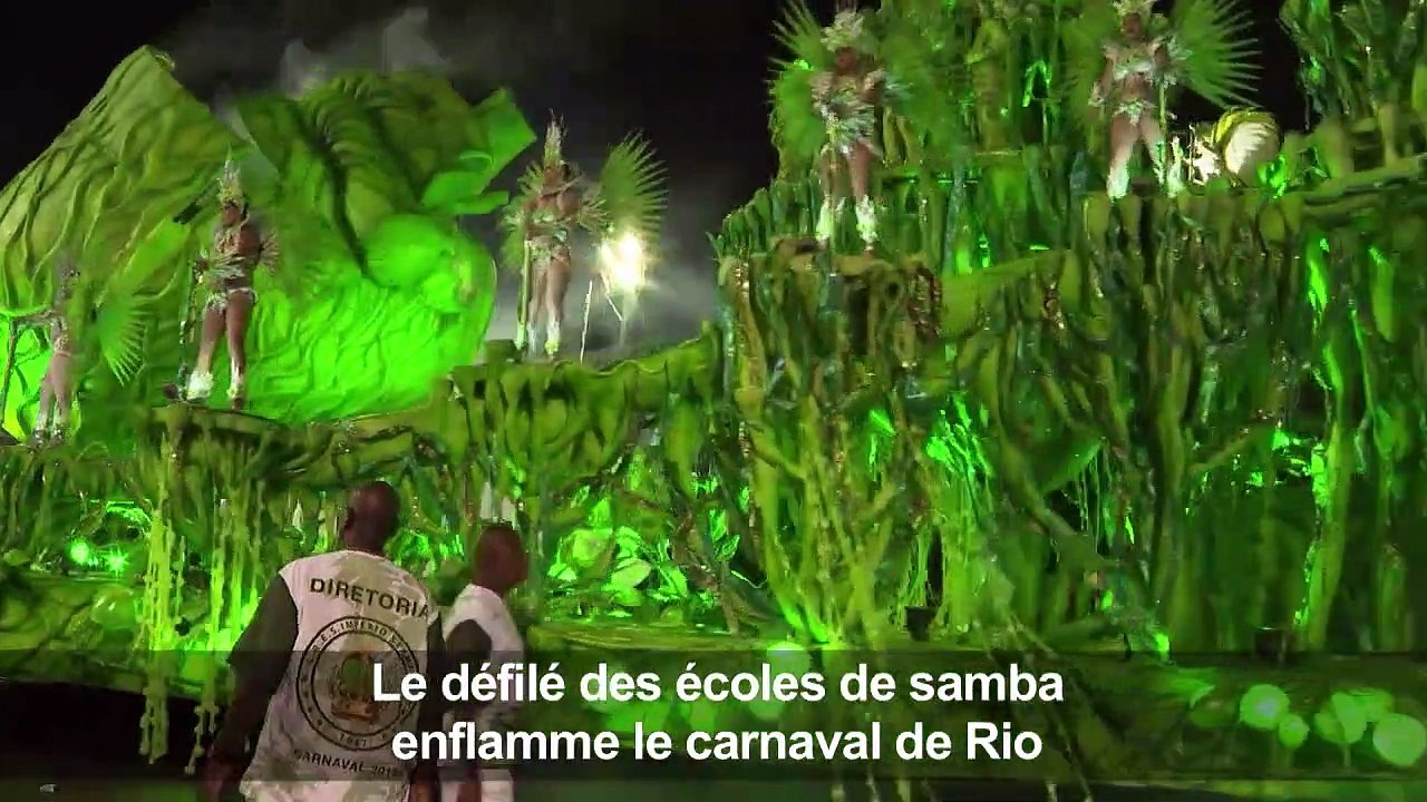Féérie et extravagance au sambodrome pour le Carnaval de Rio