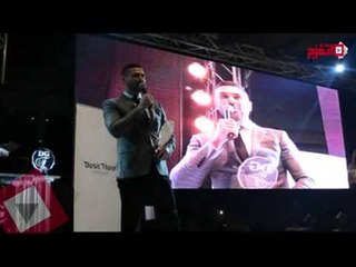 اتفرج| أحمد عز يهدي جائزة «دير جيست» للموقع الذى يسبه