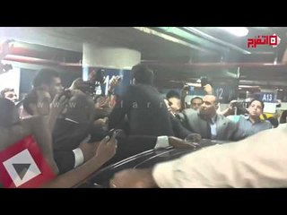 ألتراس تامر حسني يحاصرونه في الجراج بعد عرض "أهواك"