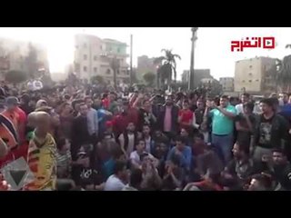 اتفرج | أمام مدريرية أمن القاهرة : يا ابو دبوره ونسر وكاب غاوي لية قتل الشباب