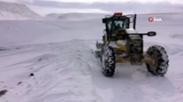 Iğdır'da kar yağışı 8 köy yolunu ulaşıma kapattı