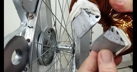 Gerador Eólico com Estator de Motor e Ímãs de Microondas Video 1