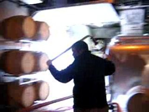 Soutirage des vins clairs de Champagne