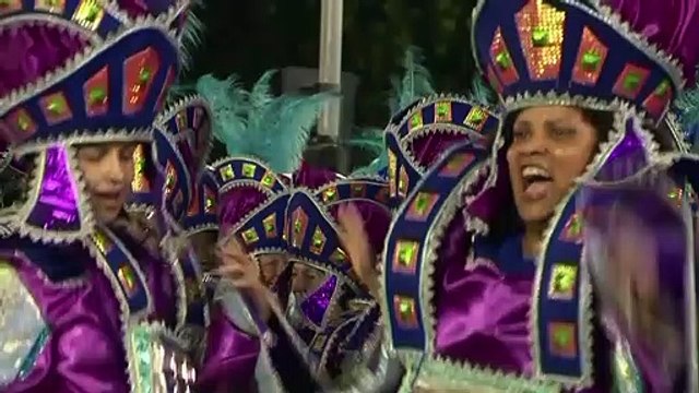 A primeira noite de desfiles na Sapucaí