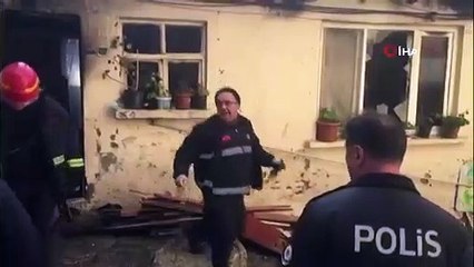 Bursa'da Korkutan Yangın: Anne Kız Son Anda Kurtarıldı