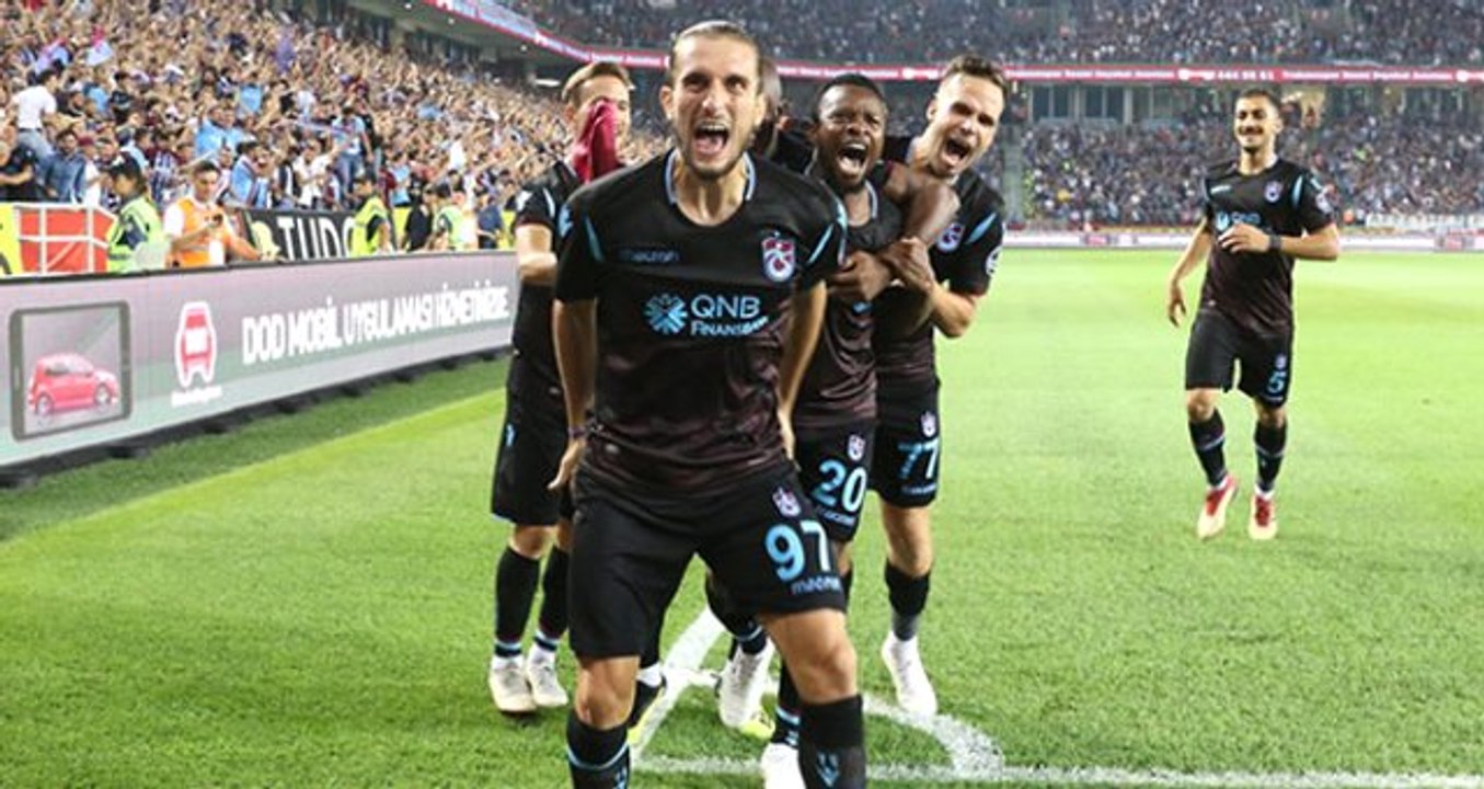 Trabzonsporlu Ogenyi Onazi'den Dikkat Çeken İstiklal Marşı Performansı