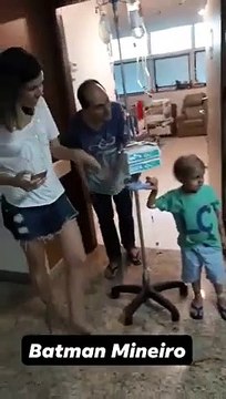 Un docteur déguisé en Batman pour les enfants malades, le vrai héros !