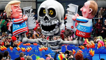 Almanya'da '5. Mevsim' karnaval geçidi