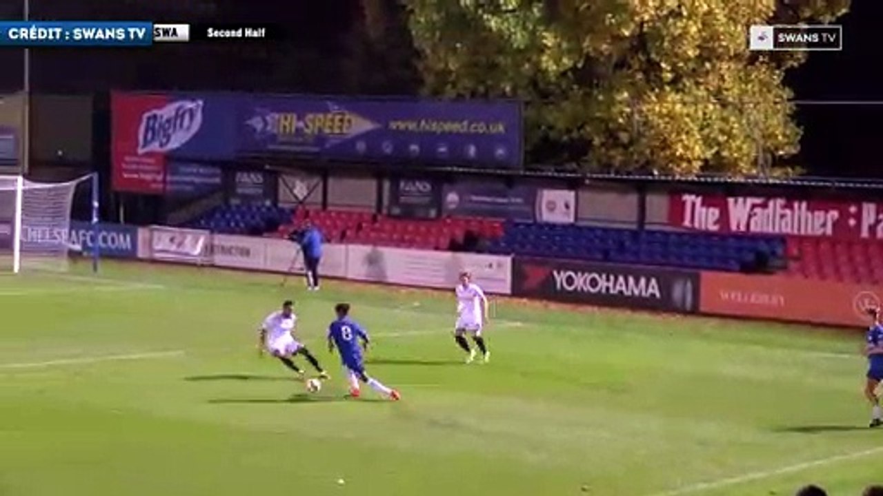 Le but opportuniste de Kylian Hazard avec la réserve de Chelsea