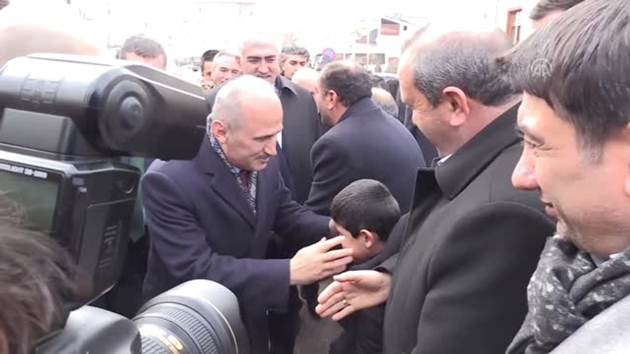 Bakan Turhan: "Terörün Siyasi Uzantısıyla Hareket Edenlere Osmanlı Şamarı Vuracağız"