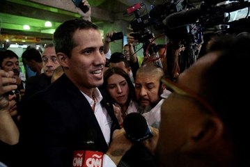 Guaido Venezuela'ya Döndü
