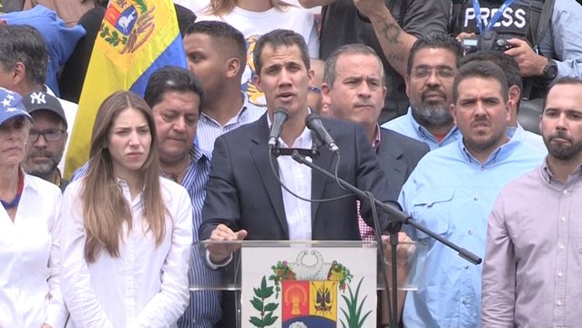 Guaidó pregunta a las Fuerzas Armadas qué más van a esperar .