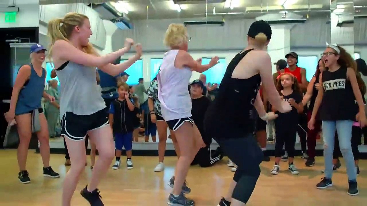 Earth, Wind & Fire -  Lets Groove    Phil Wright Choreography   Ig - @phil_wright_