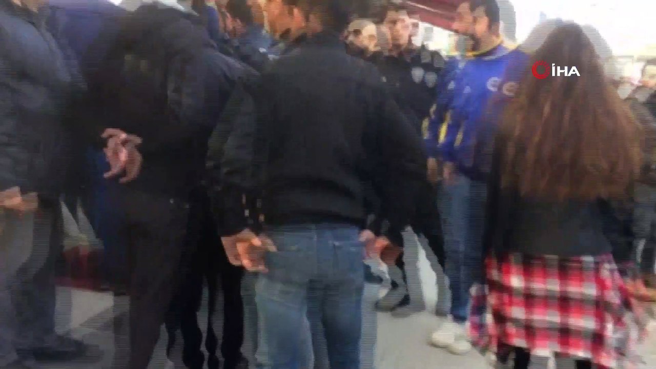 Gençlerin sokak ortasındaki laf atma tartışması kanlı bitti