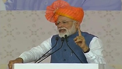 PM Modi ने गरीबी को मानसिक अवस्था बताने पर Rahul Gandhi को लताड़ा | वनइंडिया हिंदी