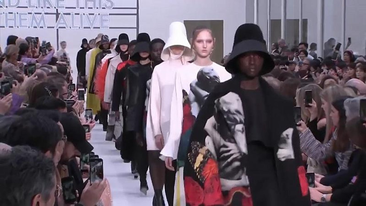 Fashion Week Paris: Punk, Pantoffeln und Perlenketten
