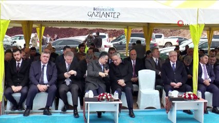 Tarım ve Orman Bakanı Bekir Pakdemirli, Lisanlı Fıstık Deposu Temel Atma Töreni'ne katıldı