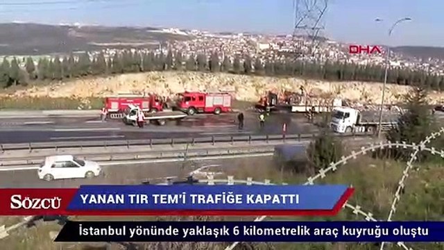 Alev alev yanan kağıt yüklü tır, TEM’i trafiğe kapattı