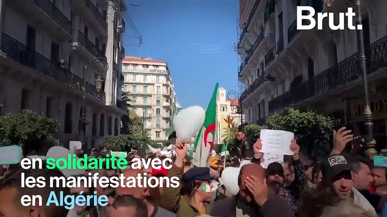 "Le mur de la peur est tombé" : À Paris, les manifestants soutiennent les mobilisations contre Bouteflika