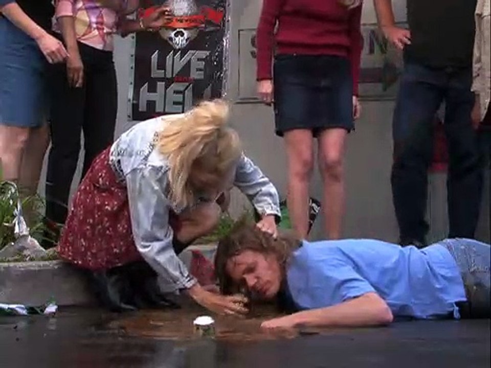 Titus S03E02 - Amy's Birthday