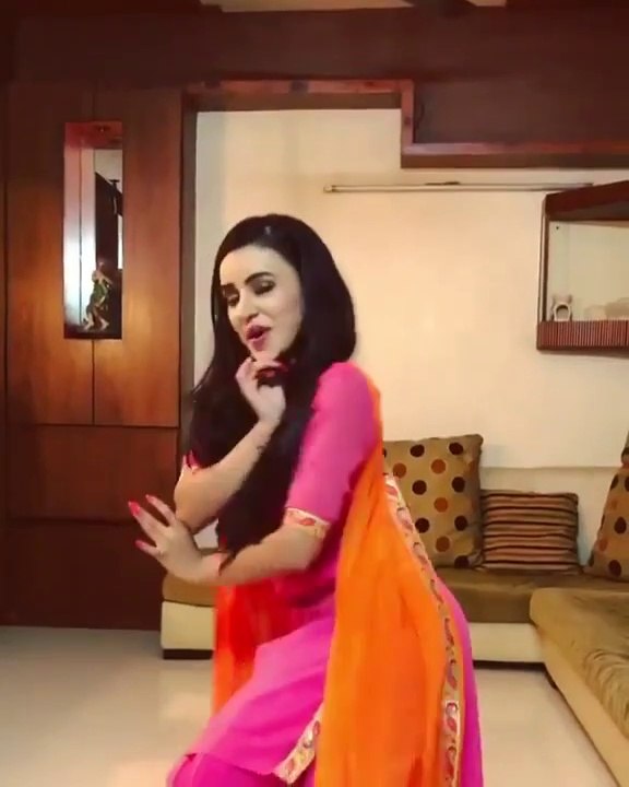Desi Girl Best Dance l Song Laung Laachi