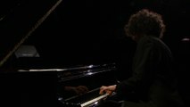 Simon Ghraichy : Chilly Gonzales - Robert on the Bridge