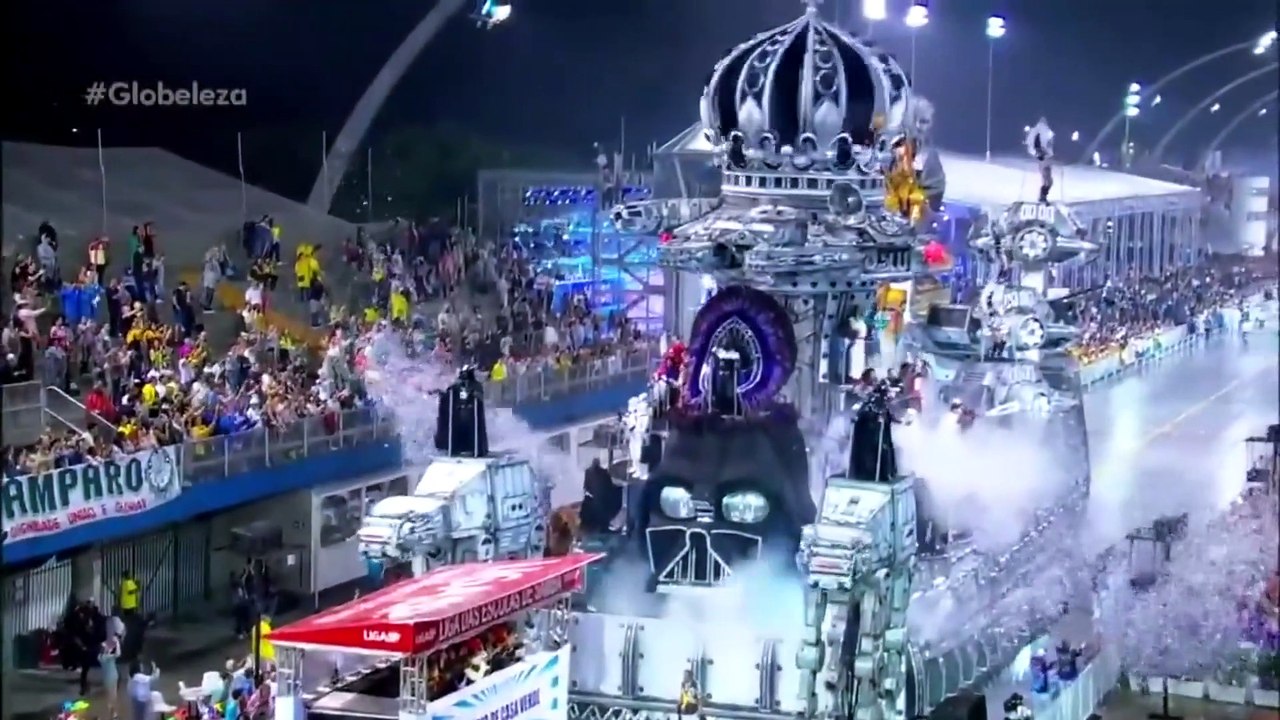 Défilé de chars Star Wars géants au carnaval de Rio 2019 !