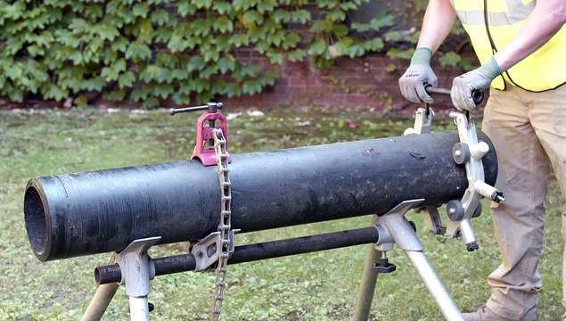 手动大管径PVC和PE切管机 - 操作视频 (PLAS Demonstration) - Reed Manufacturing