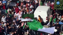 Cezayir’de Binlerce Kişi Buteflika’ya Karşı Yürüdü