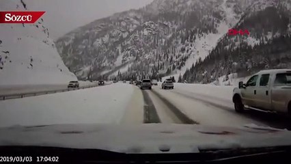 Otomobil kamerası, aracın çığ altında kaldığı anı kaydetti
