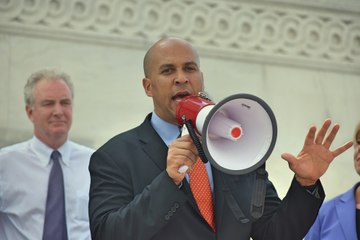 Cory Booker’s Mom Caught In Emotional Moment After Presidential Run Announcement