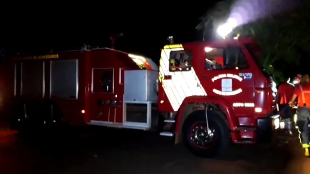 Principio de incêndio em residência mobiliza o Corpo de Bombeiros