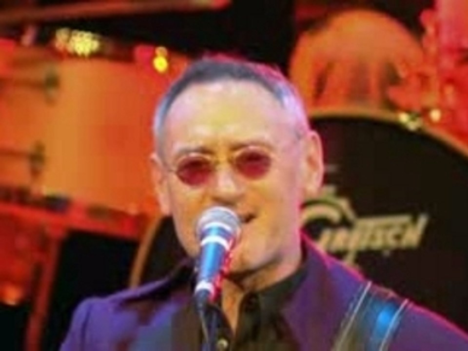 Michael Jones - Tout seul mais...