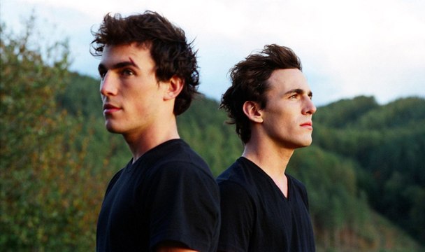 Give Me Your Hand movie (2008) Alexandre Carril , Victor Carril, Anaïs Demoustier