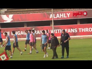 اتفرج| إصابة صالح جمعة في تدريبات الأهلي قبل مباراة آسيك