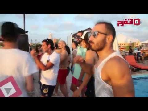 اتفرج| بكيني وهوت شورت بـ«سكاي بول» مارينا