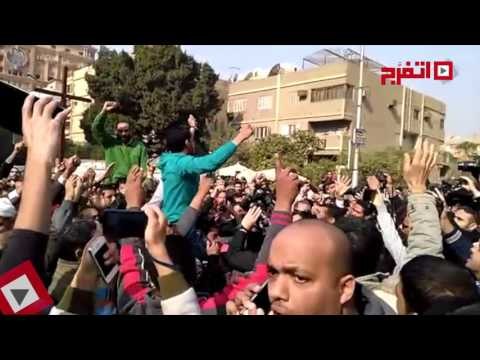 اتفرج | الأقباط يتظاهرون ويهتفون لمنعهم من الصلاة بكنيسة العذراء مريم