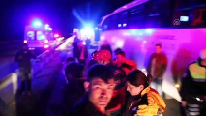 Yolcu otobüsü tıra çarptı - MANİSA