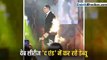 अक्षय कुमार का खतरनाक स्टंट, 20 सेकंड तक शरीर पर आग लगाए स्टेज पर उछलते रहे
