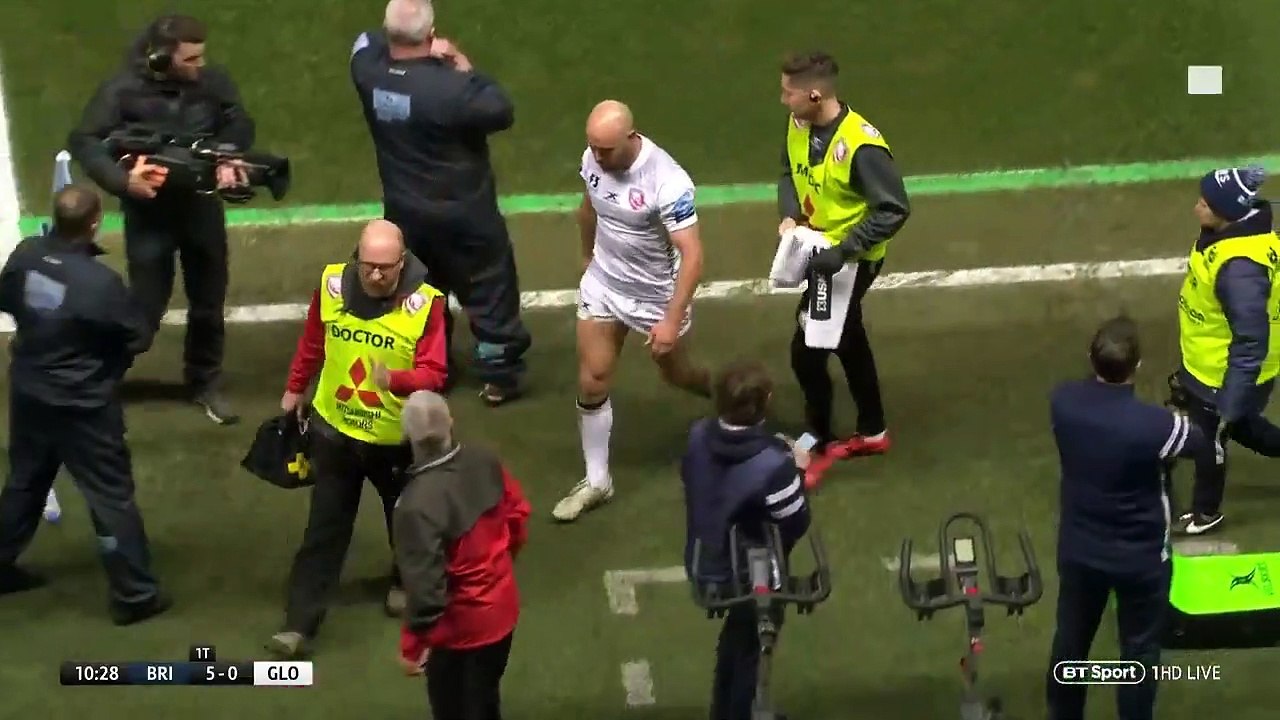 La superbe réaction d'un médecin après le K-O d'un joueur