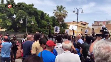 Ruspe sulla baraccopoli di San Ferdinando: inizia lo sgombero | Notizie.it